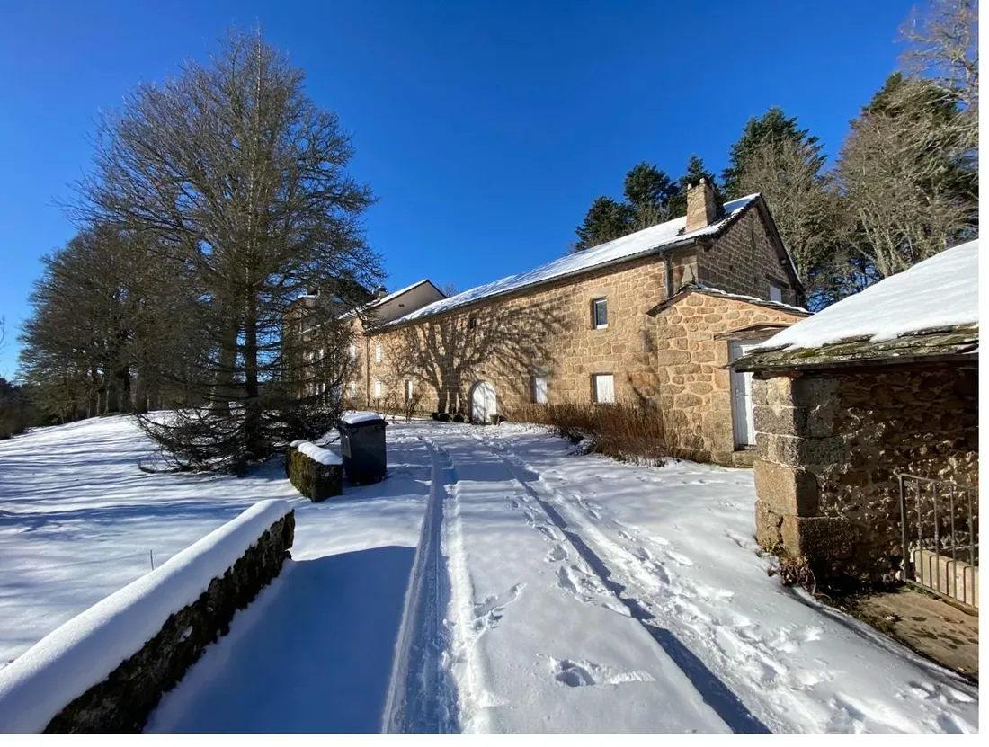 La demeure sous la neige
